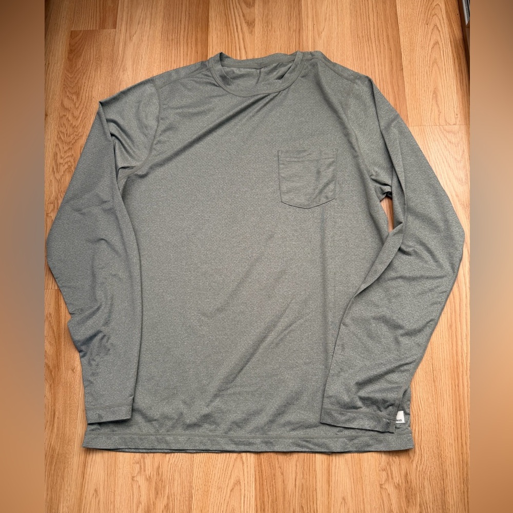 Vuori Tradewinds Long Sleeve Tee in Green sz Large